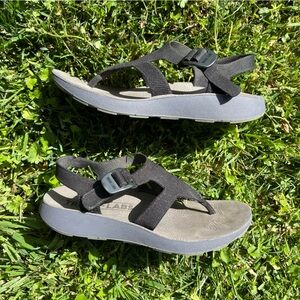 Tread Labs Albion Sandals Shoes Mens Size 9  Black Thong Buckle Travel Outdoor
